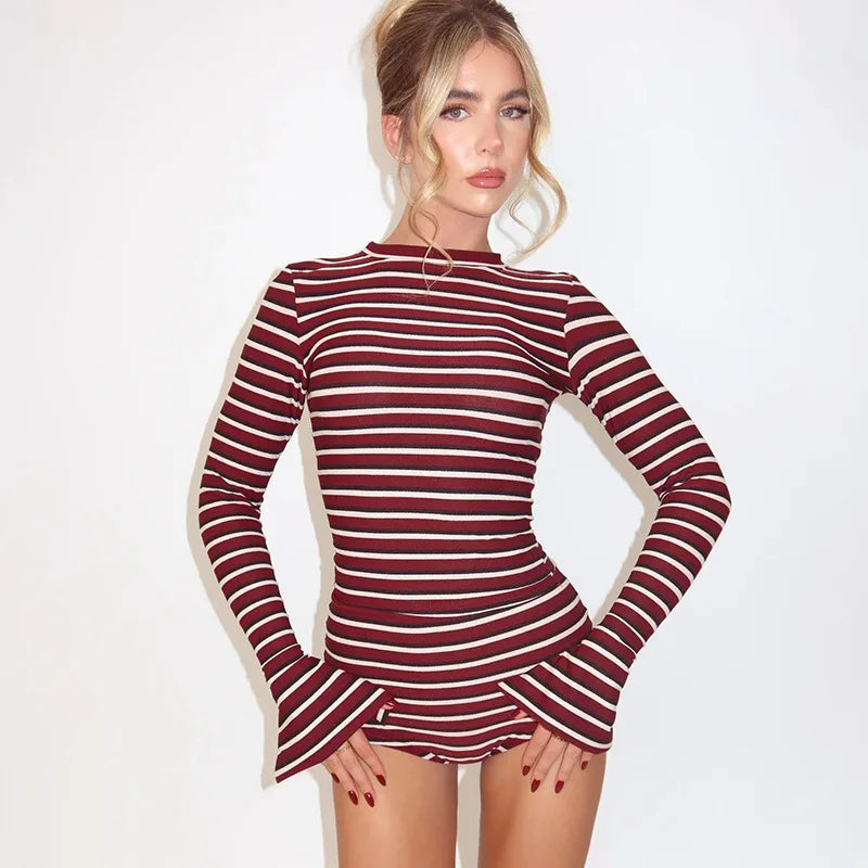 Dopasowane Body w Paski z Szortami – Komplet Casual
