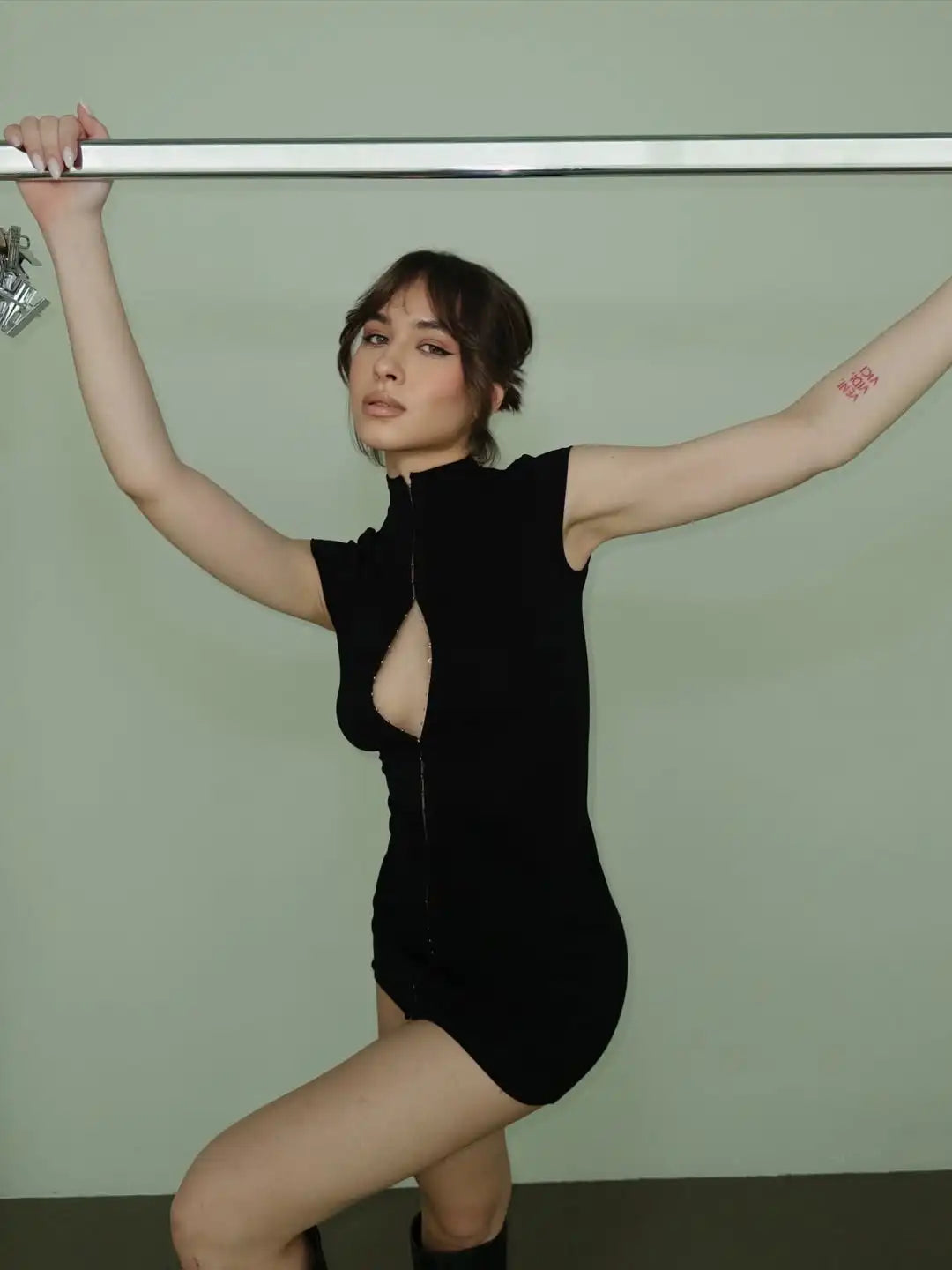 Elegancka mini sukienka Kpop z golfem